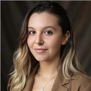 laureata in lingue e letterature straniere offre lezioni di letteratura italiana